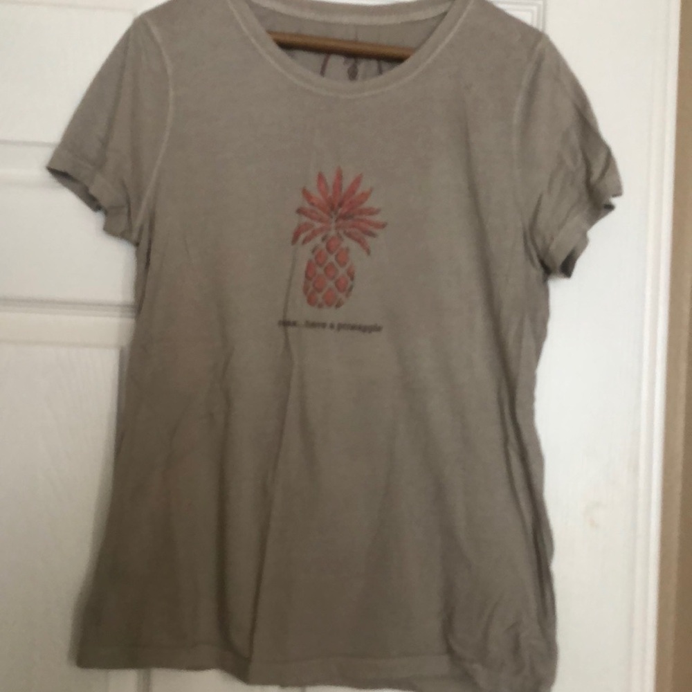 Tommy Bahamas pineapple tee